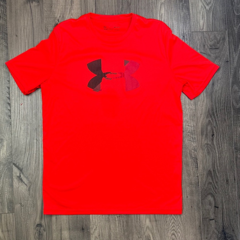 Under Armour Heatgear Mens Red Loose Fit T Shirt Medium M Athletic Gym